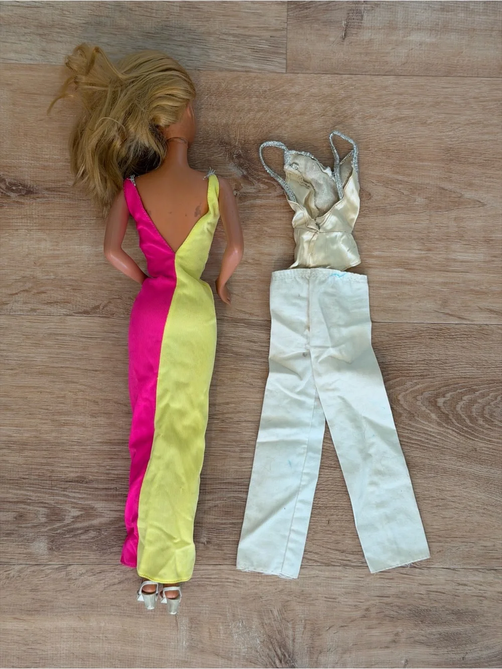 Vintage 18” Supersize Barbie Doll with Two Outfits - Picture 3 of 4